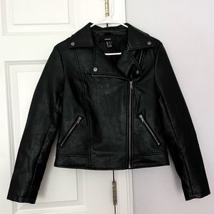 FOREVER 21 — BLACK LEATHER JACKET, FAUX LEATHER, SILVER HARDWARE, SIZE US SMALL